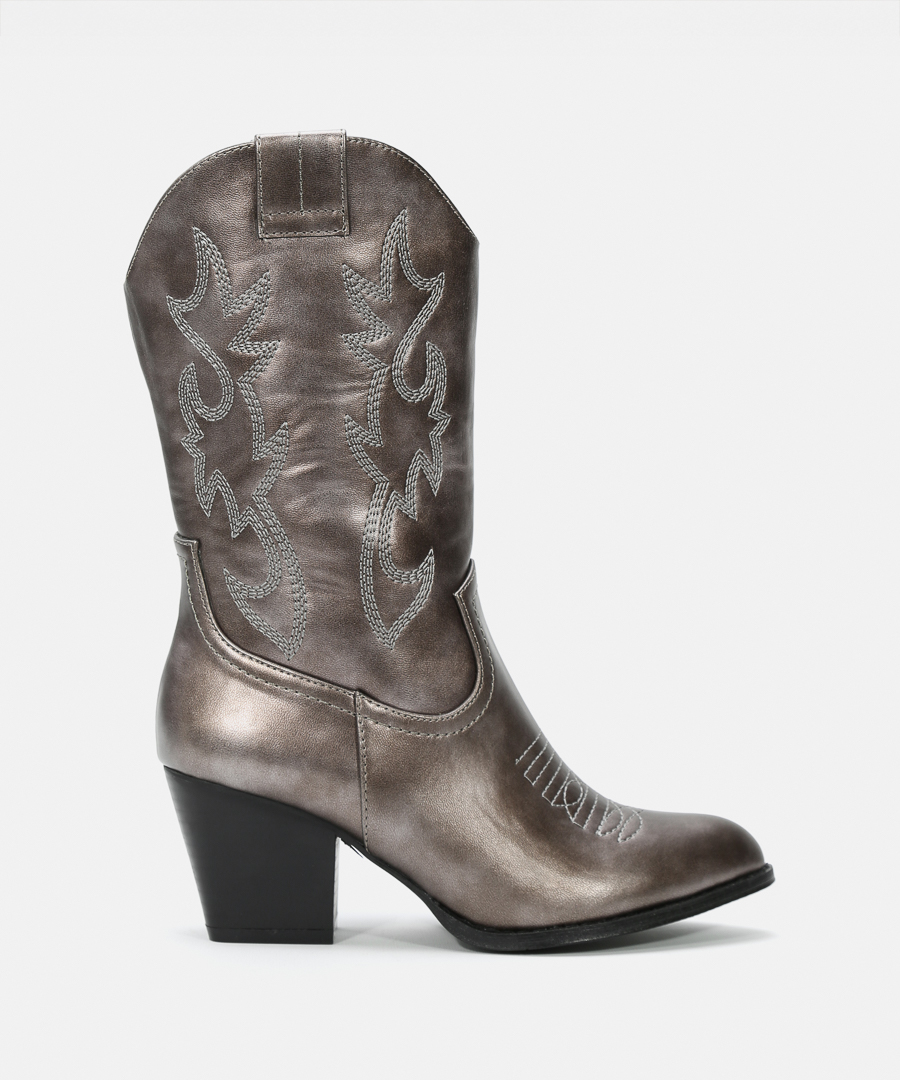 Botas cowboy media ca&ntilde;a tac&oacute;n metalizadas image number null